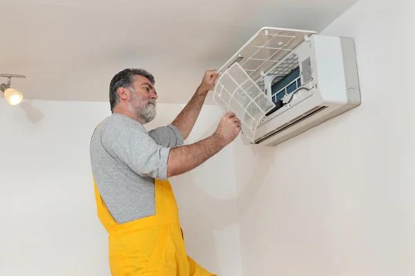Air conditioning contractor Offering Affordable Repair Services